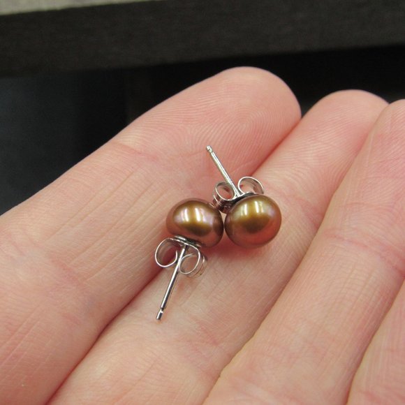 Sterling Silver Small Brown Real Pearl Earrings - Picture 3 of 6